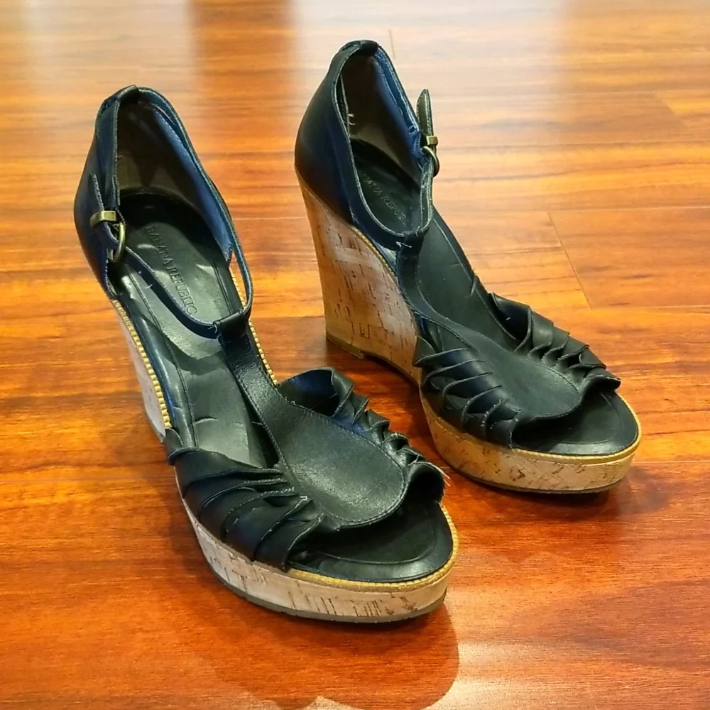 Banana Republic Platform Shoes size 10